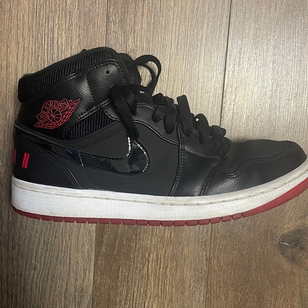 Air jordan 1s | black and red